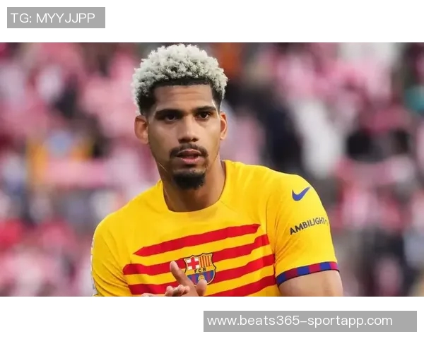 巴萨全队力挺阿劳霍尽管在对切尔西比赛中被罚下